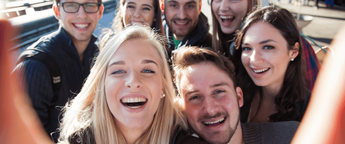 How Social Media Reshapes Friendships