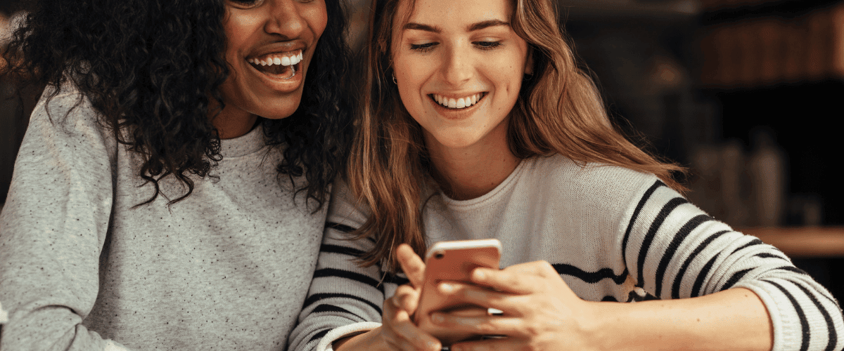 Emerald Chat vs. Chitchat.gg: The UK's Favorite Stranger Chat Apps