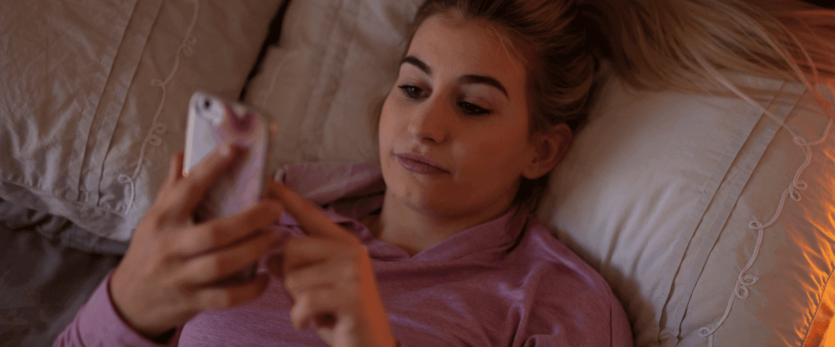 How Random Video Chat Platforms Combat Loneliness